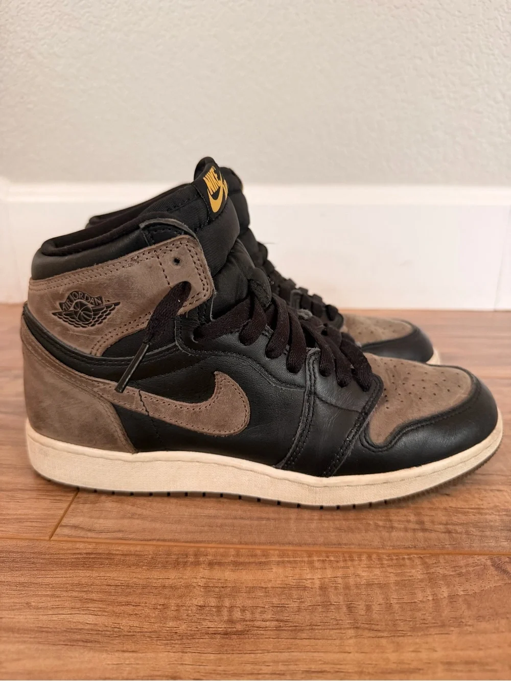 Nike Air Jordan 1 Mid Top Sneakers - Black Leather & Brown Suede Size 6.5
